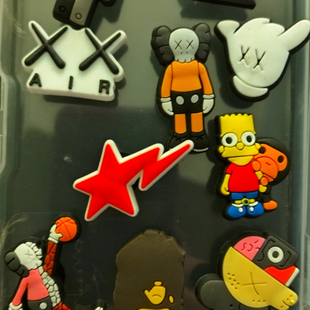 Croc buttons